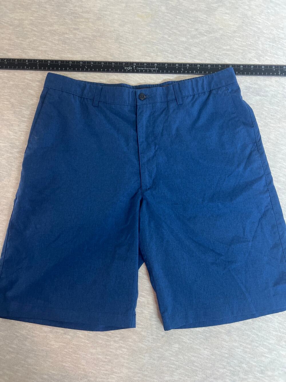 PGA TOUR men's golf shorts size 36